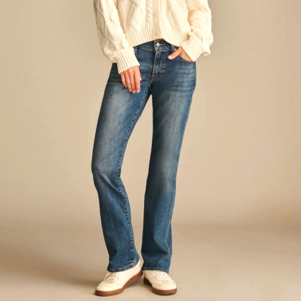 Lucky Brand Jeans. Bootcutmid rise sweet boot. 6